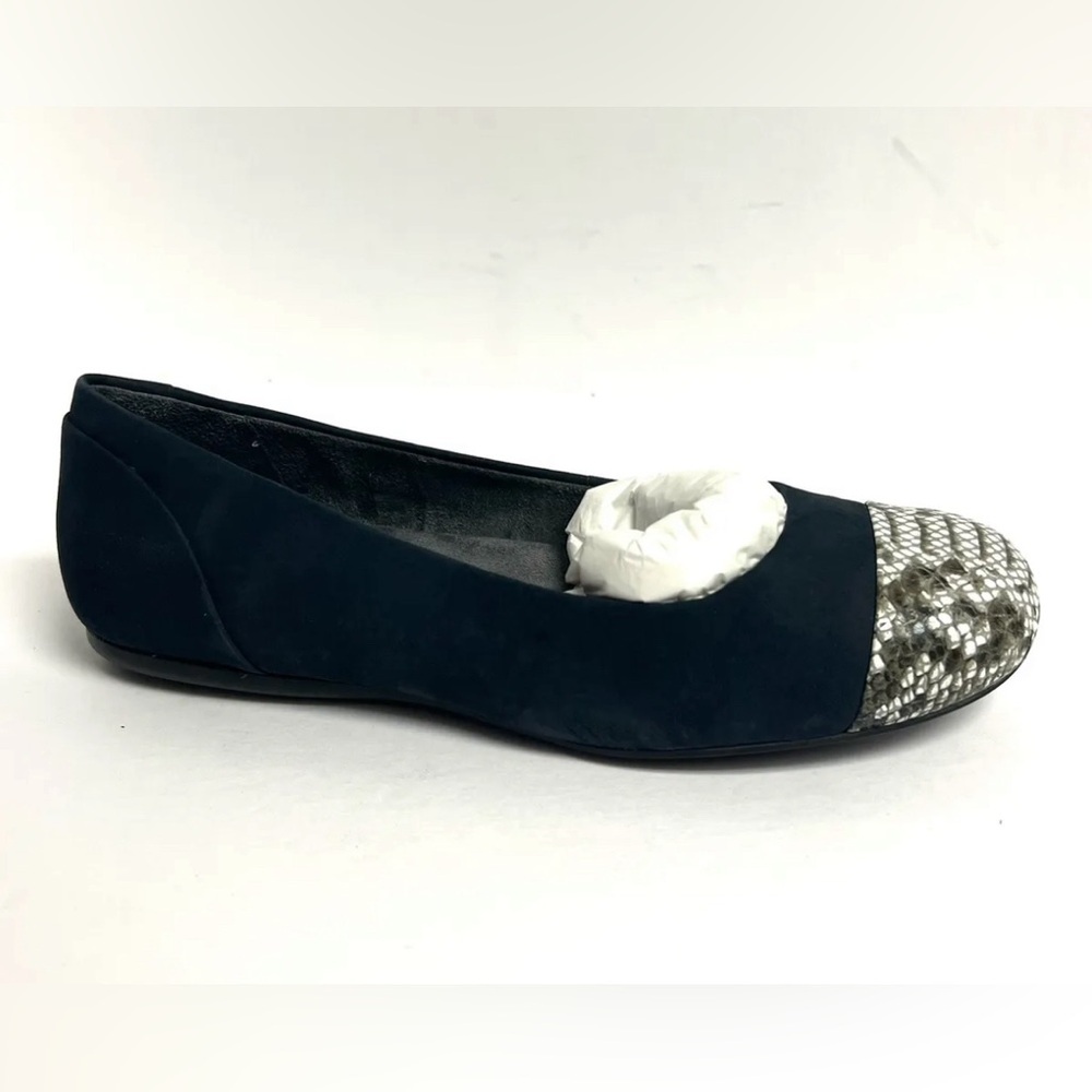 Softwalk Womens Sonoma Cap Toe Flat Navy 6 M